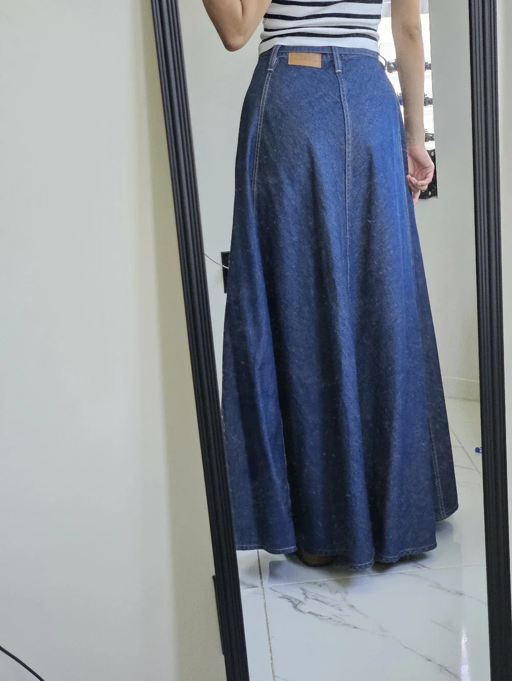 Levi's blue denim maxi skirt - Picture 2 of 3